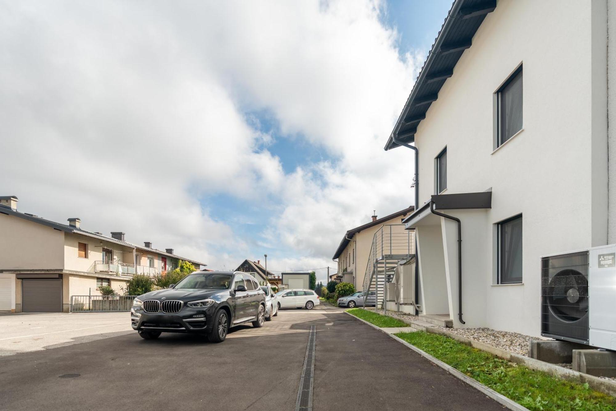Black & White Apartments Rozna Dolina Laibach Exterior foto